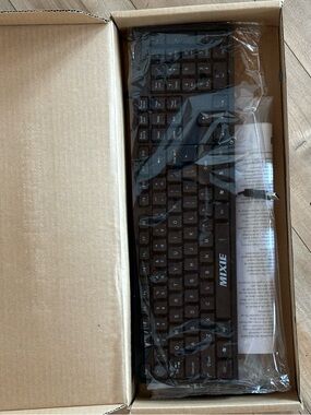 Mixie Black Wired Keyboard